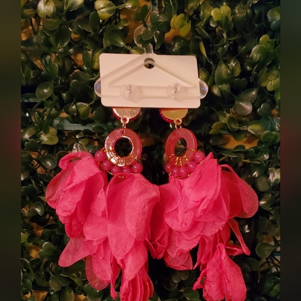 1pair Long Beaded Red Floral Petal Shaped Pendant Earrings